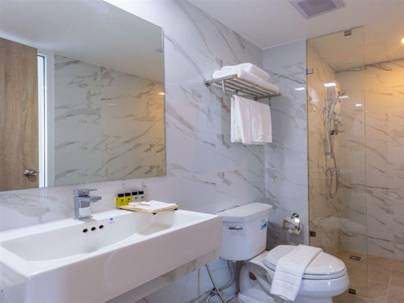 B2 Rayong Boutique And Budget Hotel Экстерьер фото
